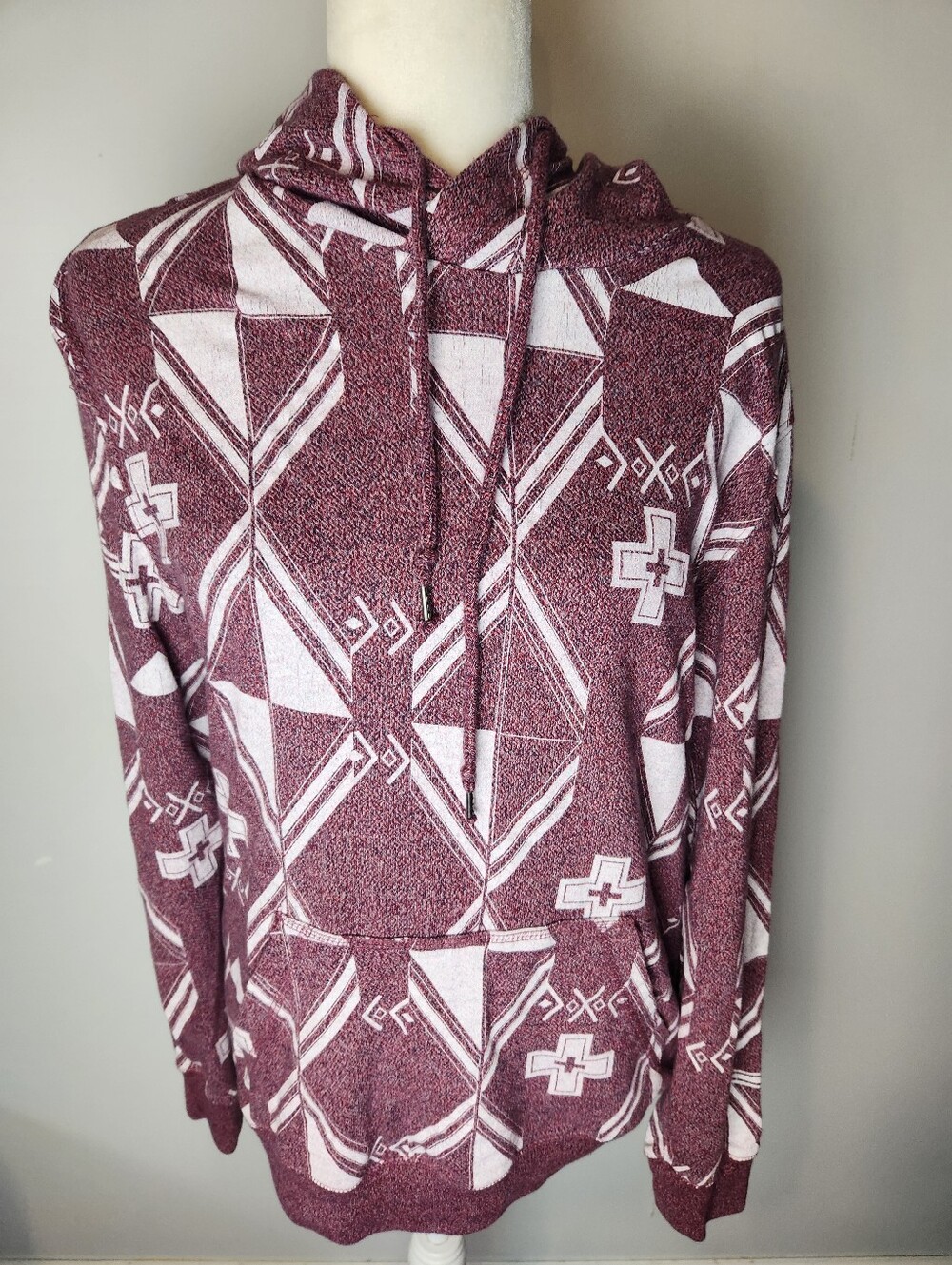 on the byas Maroon & White Geometric Pullover Hoodie